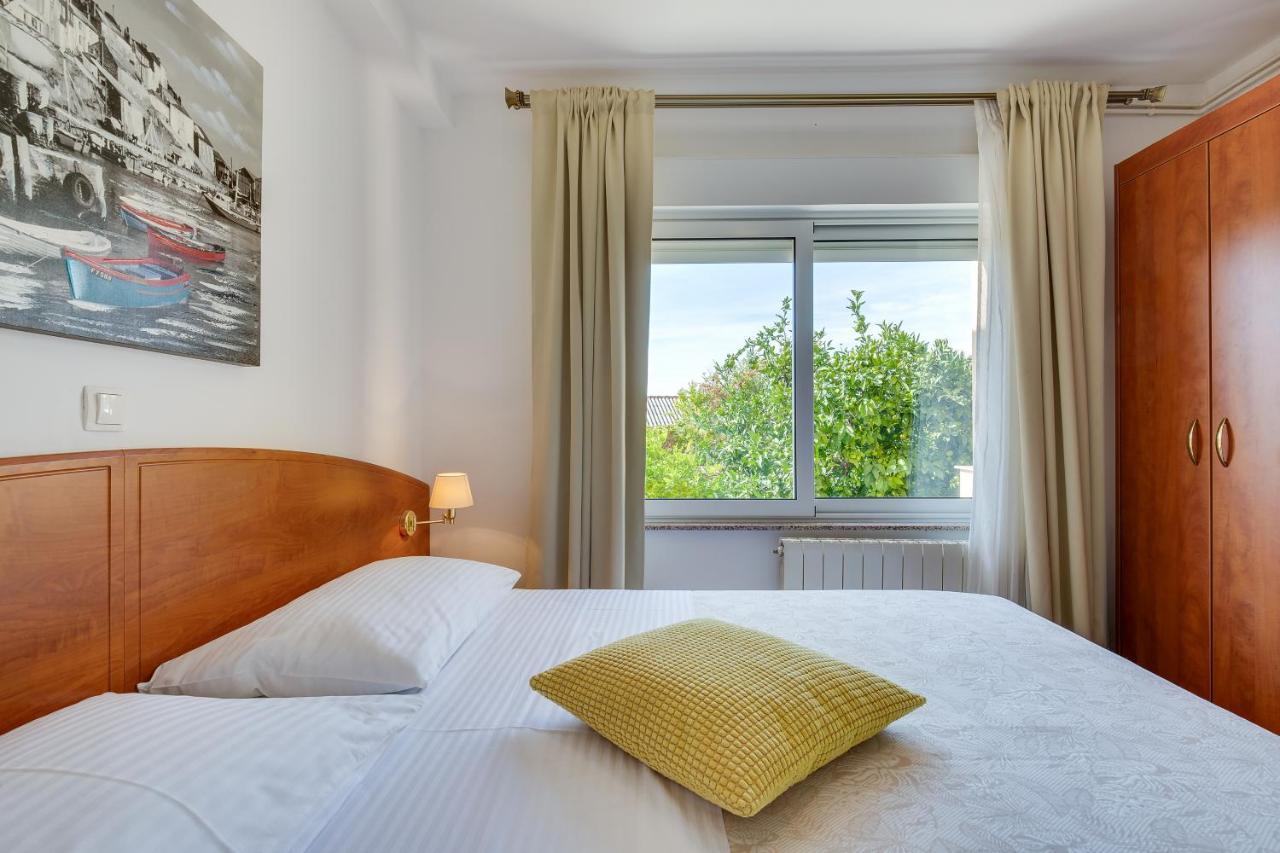 Palit Juric Apartments-Rab מראה חיצוני תמונה