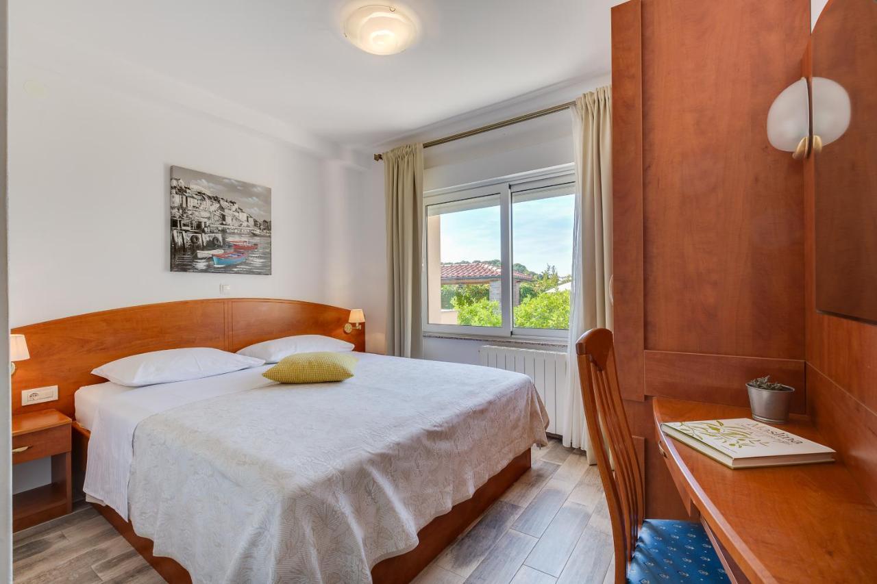 Palit Juric Apartments-Rab מראה חיצוני תמונה