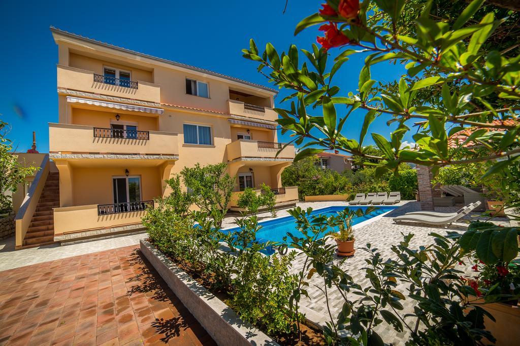 Palit Juric Apartments-Rab מראה חיצוני תמונה