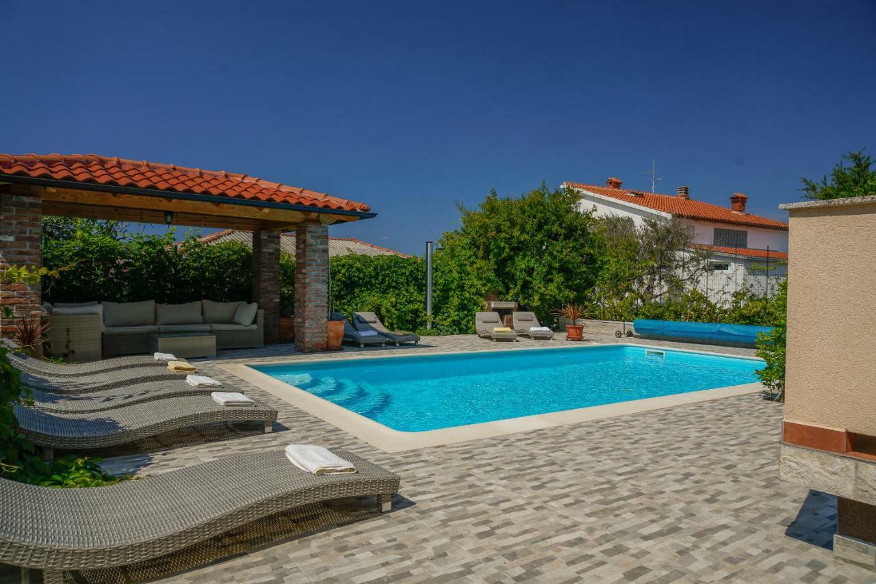 Palit Juric Apartments-Rab מראה חיצוני תמונה